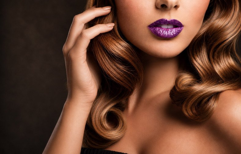 fotografia de maquillaje de labios brillantina