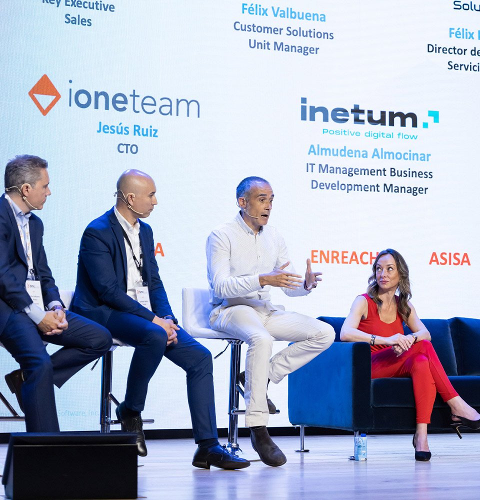 Mesa redonda en el evento de empresa
