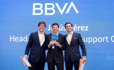 fotografia entrega de premios a BBVA