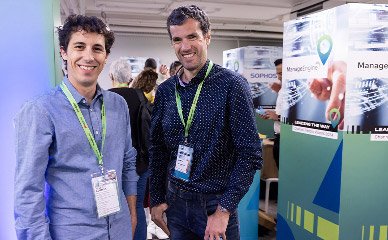 Fotografía de los asistentes a evento de empresa